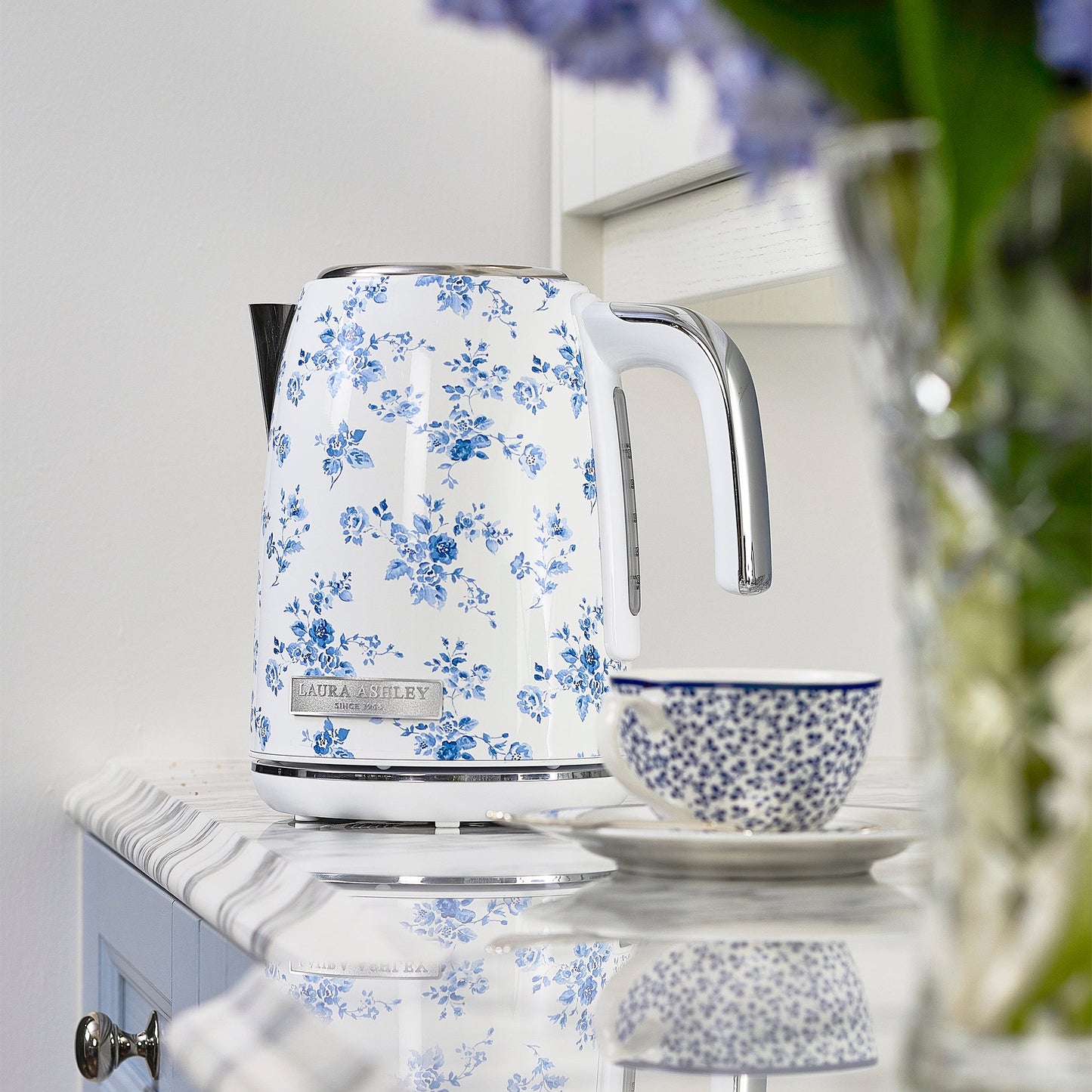 Laura Ashley 1.7L Jug Kettle – Fast Boil & Water Level Indicator