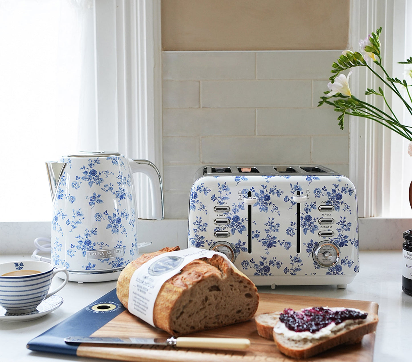 Laura Ashley 1.7L Jug Kettle – Fast Boil & Water Level Indicator